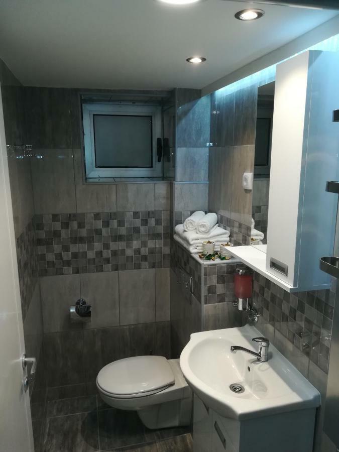 Classy And Cozy - Parking - 3 Beds - Near Center Novi Sad Extérieur photo