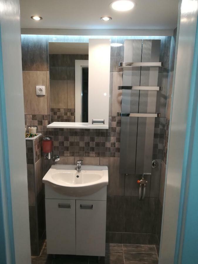 Classy And Cozy - Parking - 3 Beds - Near Center Novi Sad Extérieur photo